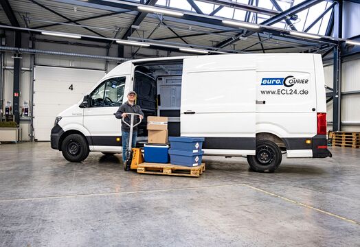 Vom Lager direkt zum Empfaenger, das ist Hochverfuegbarkeitslogistik mit Servicelevel.