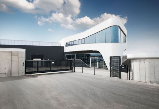 2015 erfolgt die Fertigstellung der Logistikzentrale in Chemnitz von ECL euro.COURIER Logistics GmbH.