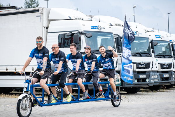 Fünf Mann Fahrrad Tour als Besonderheit zum 20 jährigen Firmenjubiläum