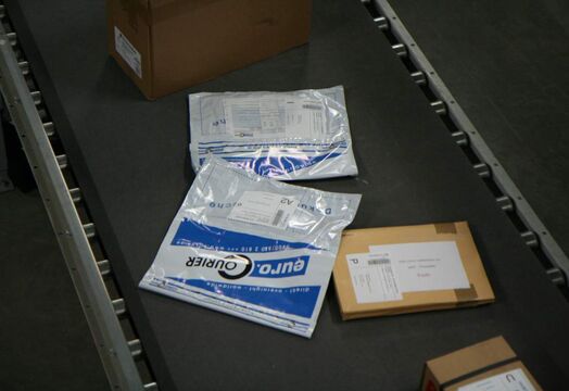 Mit unserem Safebag mit Sicherheitsverschluss werden Ihre Dokumente sicher und geschützt transportiert.