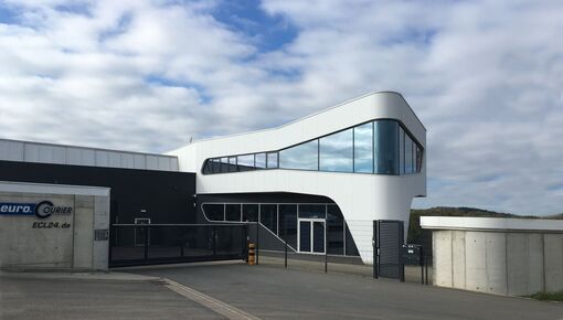 Das neugebaute Bürogebäude am Standort der ECL euro.COURIER Logistics in Chemnitz.