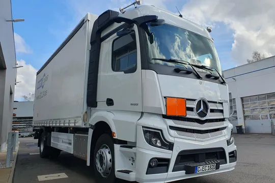 Gefahrguttransport nach GGVS mit Kennzeichnung des LKW.