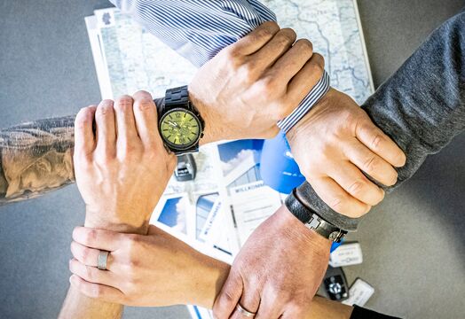 Hand in Hand arbeiten die Disponenten von euro.COURIER für jeden Transportauftrag