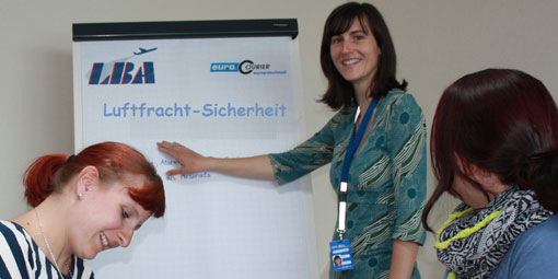 Luftfrachtschulung bei euro.COURIER für das Luftfahrtbundesamt LBA für die Zertifizierung zum zugelassenen Transporteur.