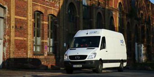 Mercedes-Benz oder MAN sind die Nutzfahrzeuge für die schnellen Sonderfahrten, die euro.COURIER europweit anbietet.