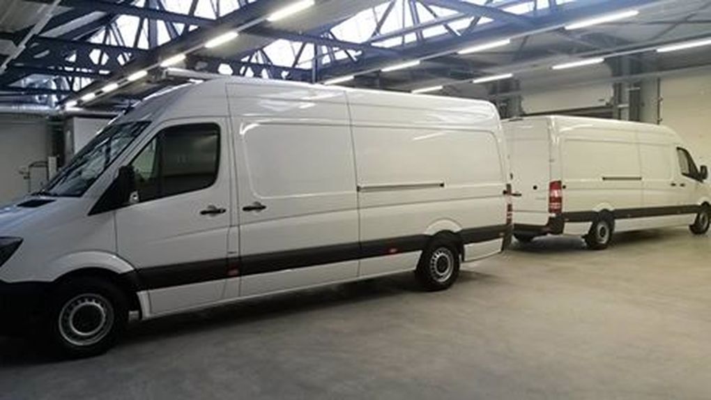 Zwei neue Sprinter, damit sind wir geschwinder.....europaschnell unterwegs. Fahrzeuge noch ohne Logo-Branding.